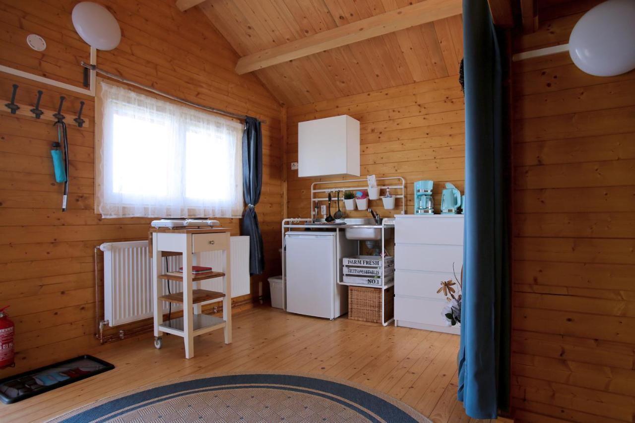 Peenehof Köppen - Ferienwohnungen&Schlaffässer Jordenstorf Exterior foto